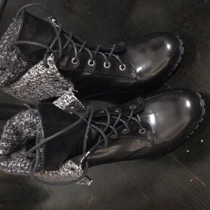 Nice stylish comfy boots sweater type around ankle